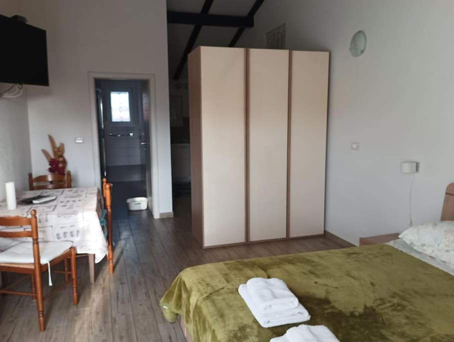 Apartment, 200M From Sea บระทอนิกลา ภายนอก รูปภาพ